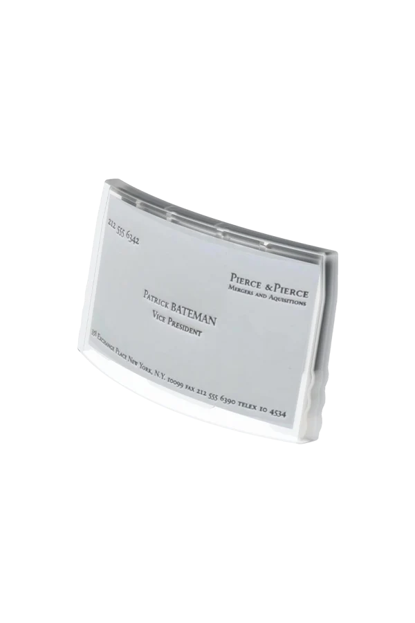 PORTE-BADGE POLYCARBONATE INCOLORE POUR CASQUE HPVG501__. SUPPORT VELCRO ADHESIF. POUR CARTE PROFESSIONNELLE 90X50MM. HARNAISPRO.