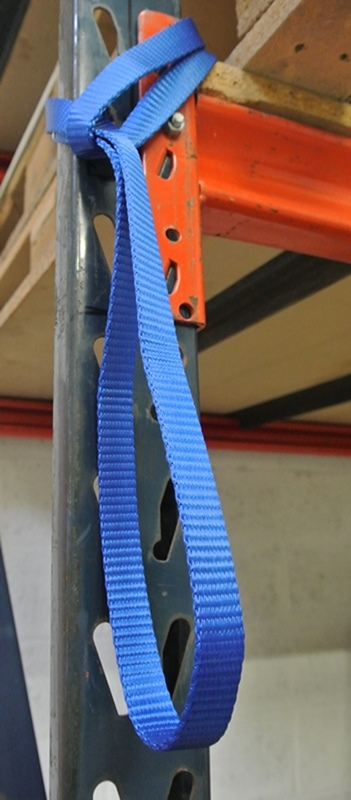 ANNEAU D'AMARRAGE EN SANGLE PLATE COUSUE BLEU. ROBUSTE, SOUPLE ET LÉGER, LONG 0,80 M. HARNAISPRO.