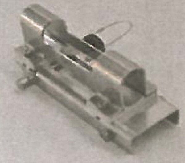PLATINE DE FIXATION POUR ADAPTATION DU DISPOSITIF HSRG ANTICHUTE ET DE SAUVETAGE.