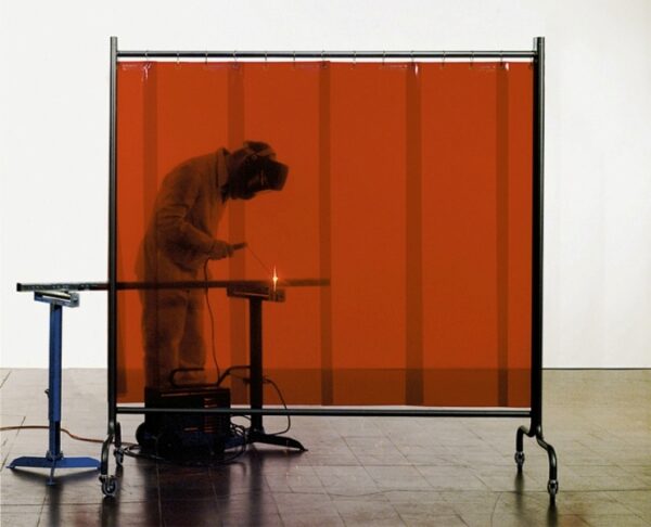 ECRAN SOUDEUR - PORTANT DE 1 VOLET ORANGE 2100 X 2000 MM - LIVRÉ AVEC RIDEAUX