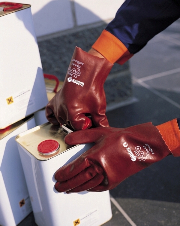 GANT PETROLIER CAT 3, RAFFINAGE, CARBURANT, ASSAINISSEMENT. PVC LISSE ROUGE TOUT ENDUIT, LONG 36 CM, TU (9/10)