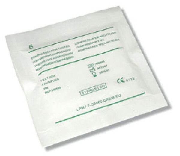 SACHET DE 5 COMPRESSES NON TISSES STERILES- 7,5 x 7,5 plié - 15 x 15 ouvert