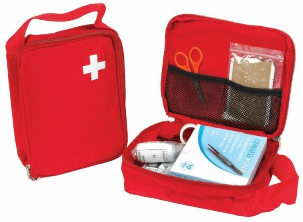 TROUSSE DE SECOURS VEHICULE 3 A 5 PERSONNES, en tissu souple et étanche, avec passant ceinture. Dimensions 200 x 160 x 50 mm.
