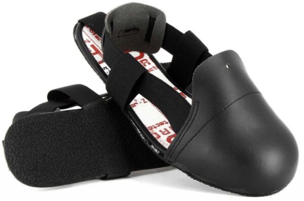 LOT DE 5 PAIRES DE SUR-CHAUSSURES DE SECURITE ANTI-PERFORATION POUR VISITEURS, MIXTE. COLORIS NOIR - 1P 35/39 + 3P 40/44 + 1P